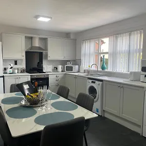  Holiday home Grand Living 5 Minutes Walk From Grand Station