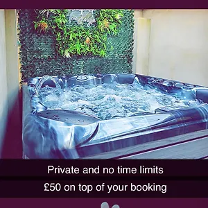  Apartment Esterville 1 And 2 Bedrooms Hot Tub Availability